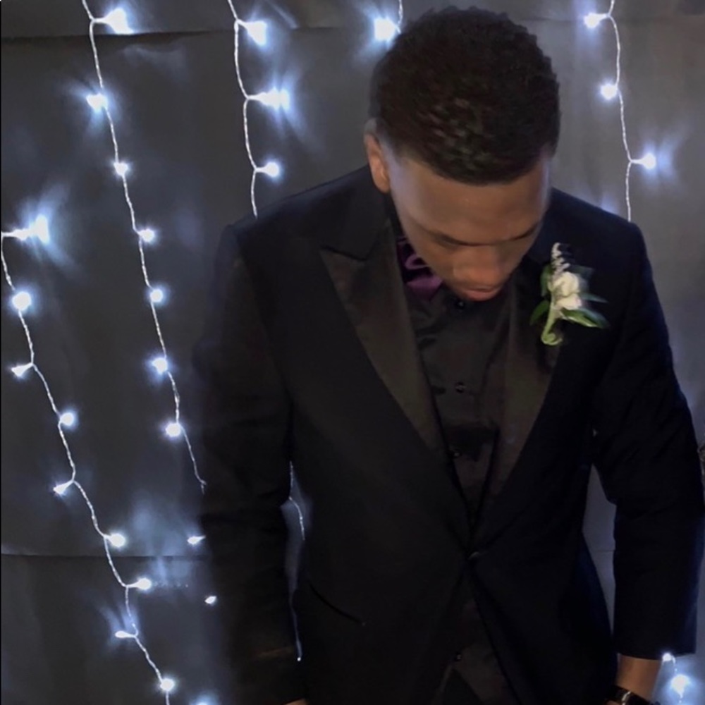 Meet your Posher, Aviean